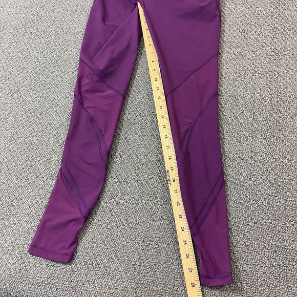 Victorias Secret Sport Knockout Capri Leggings Mesh Pockets Berry Size XS - Picture 8 of 14